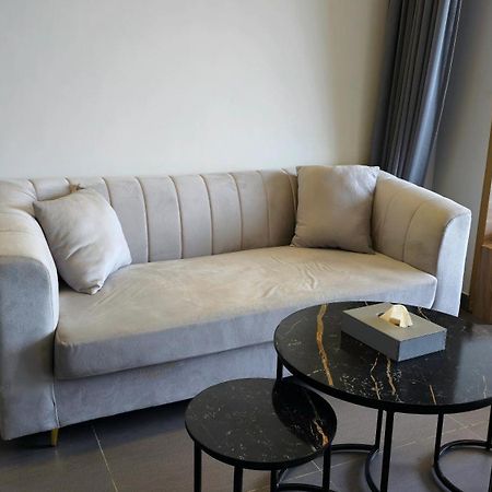Hotel The Luxe Living à Noida Extérieur photo