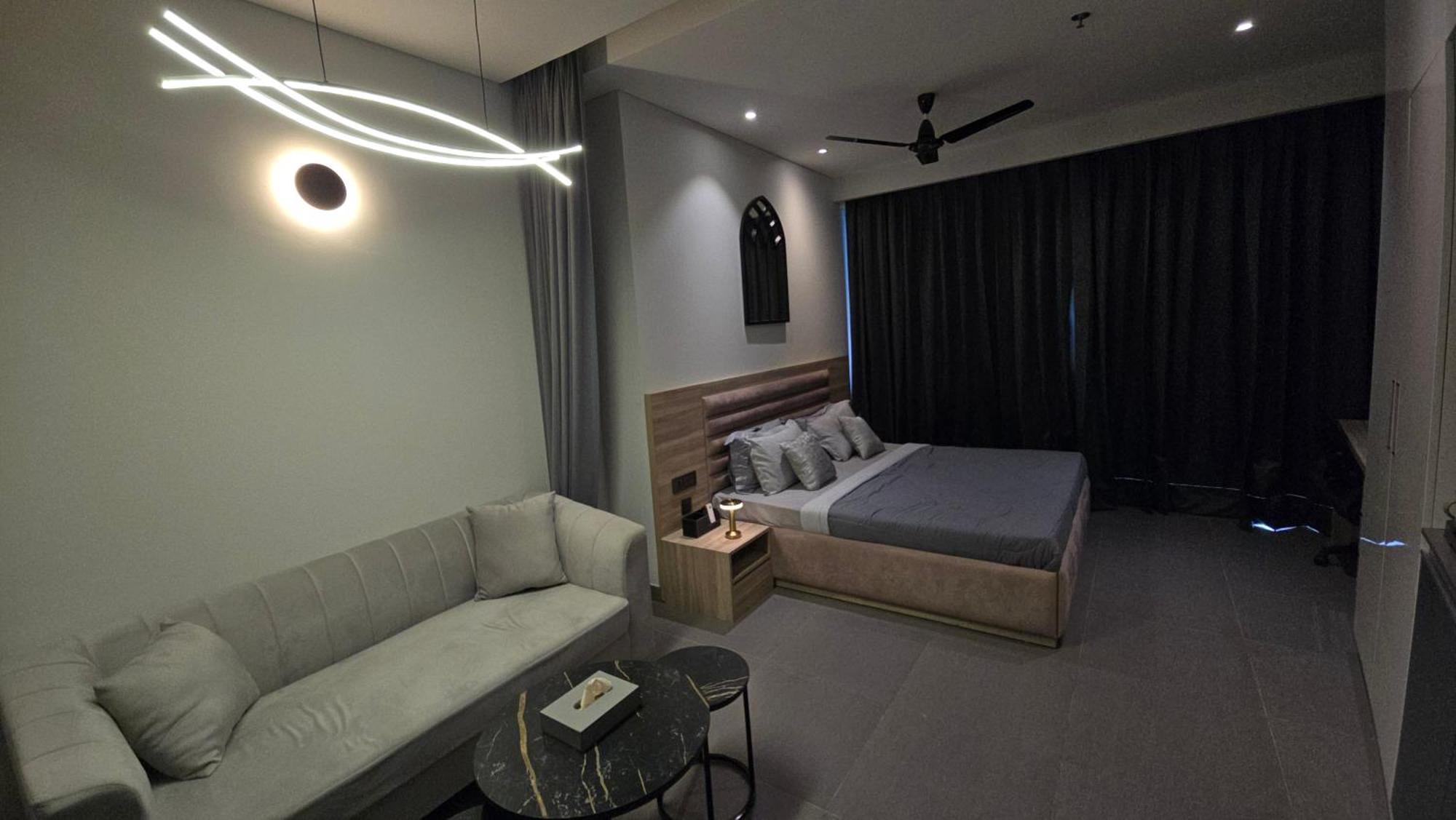Hotel The Luxe Living à Noida Extérieur photo