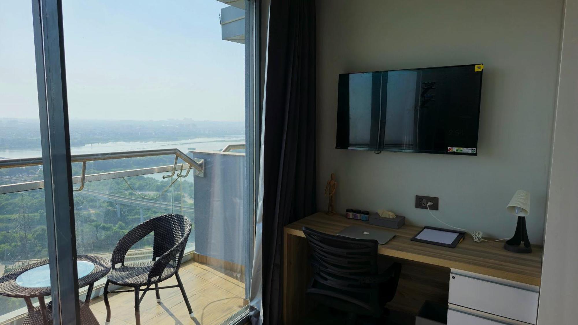 Hotel The Luxe Living à Noida Extérieur photo